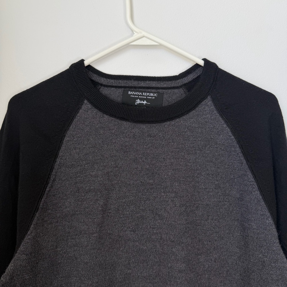 Banana Republic Baruffa Merino Wool Sweater in Gray and Black Size Medium - Picture 2 of 5